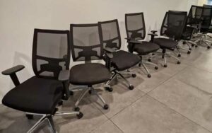 Nettoyage de chaises et fauteuils de bureau à Casablanca