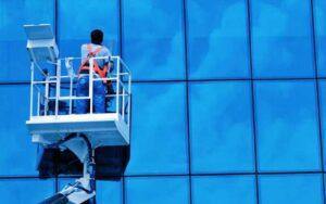 تنظيف الواجهات الزجاجية للمباني والمحلات التجارية في الدار البيضاء