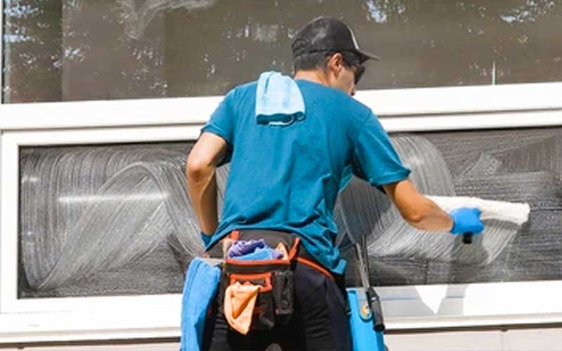 L'impact de la poussière sur vos vitres à Casablanca